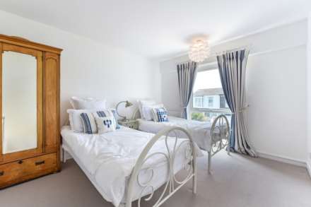 Marineside, Bracklesham Bay, West Sussex, PO20, Image 11