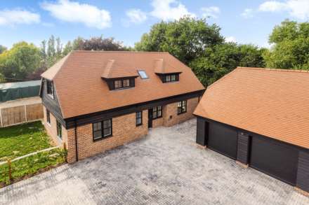 4 Bedroom Detached, Westergate Street, Woodgate, Chichester, PO19