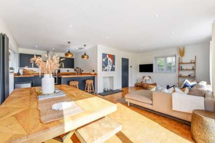 Grayswood Avenue, Bracklesham Bay, West Sussex, PO20, Image 2
