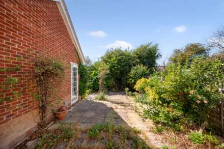 Middleton Close, Bracklesham Bay, West Sussex, PO20, Image 17