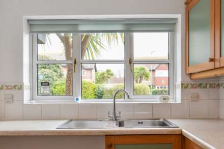 Avebury Close, Bracklesham Bay, Image 4