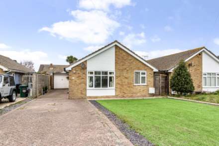 Grayswood Avenue, Bracklesham Bay, West Sussex, PO20