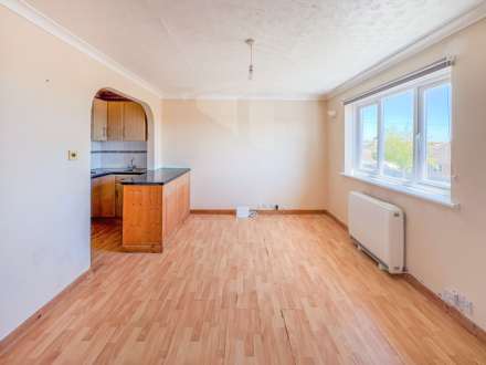 Bracklesham Court, Bracklesham Lane, West Sussex, PO20, Image 3