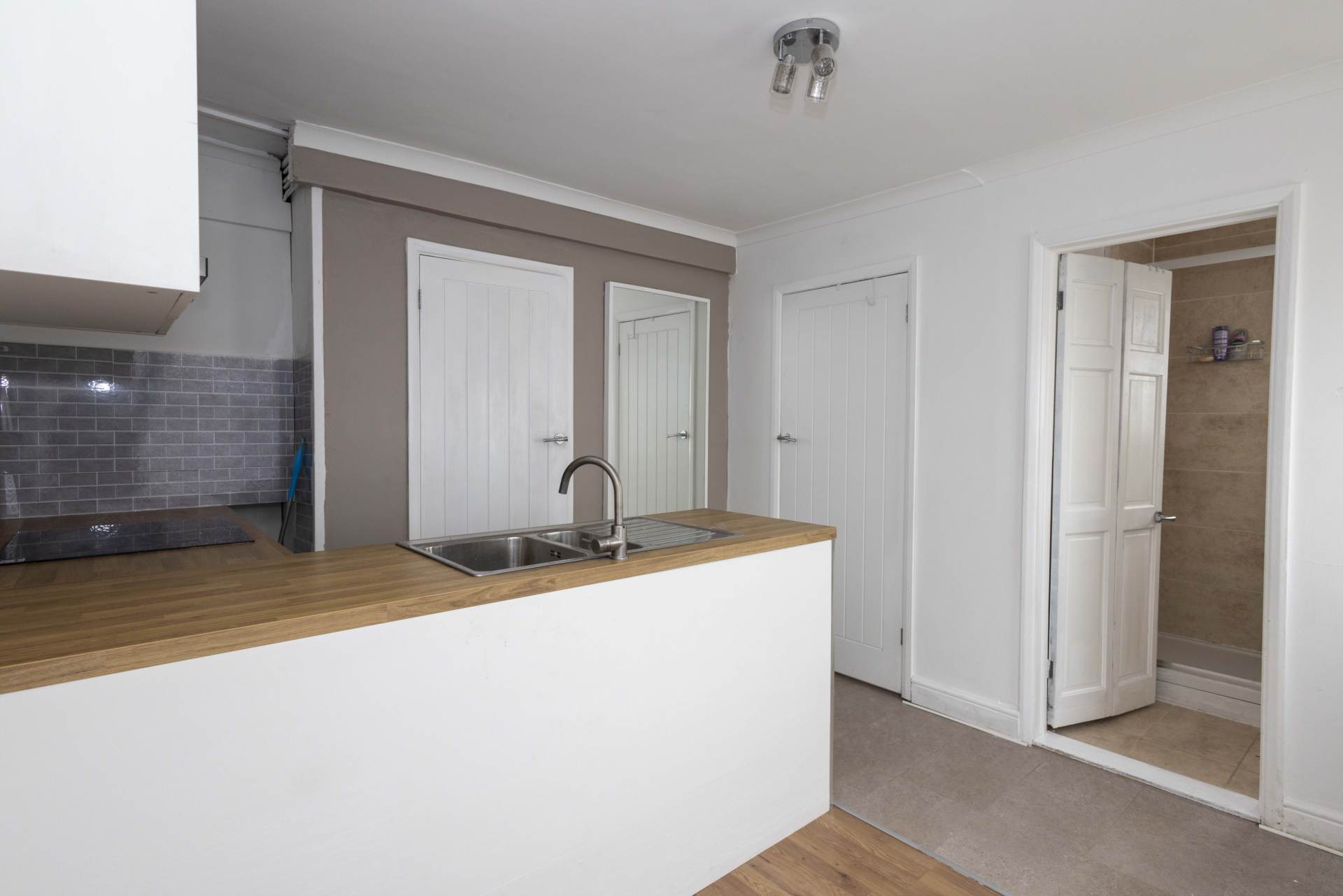 Windsor Close, Hayling Island, PO11, Image 2