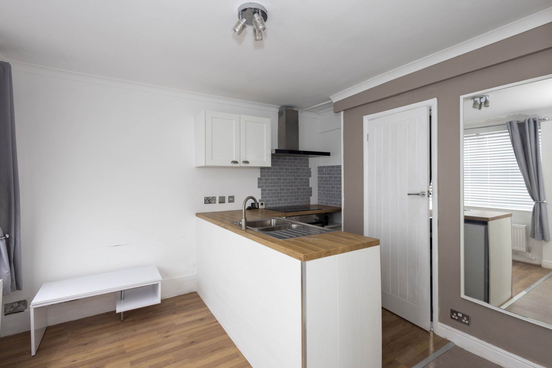 Windsor Close, Hayling Island, PO11, Image 4