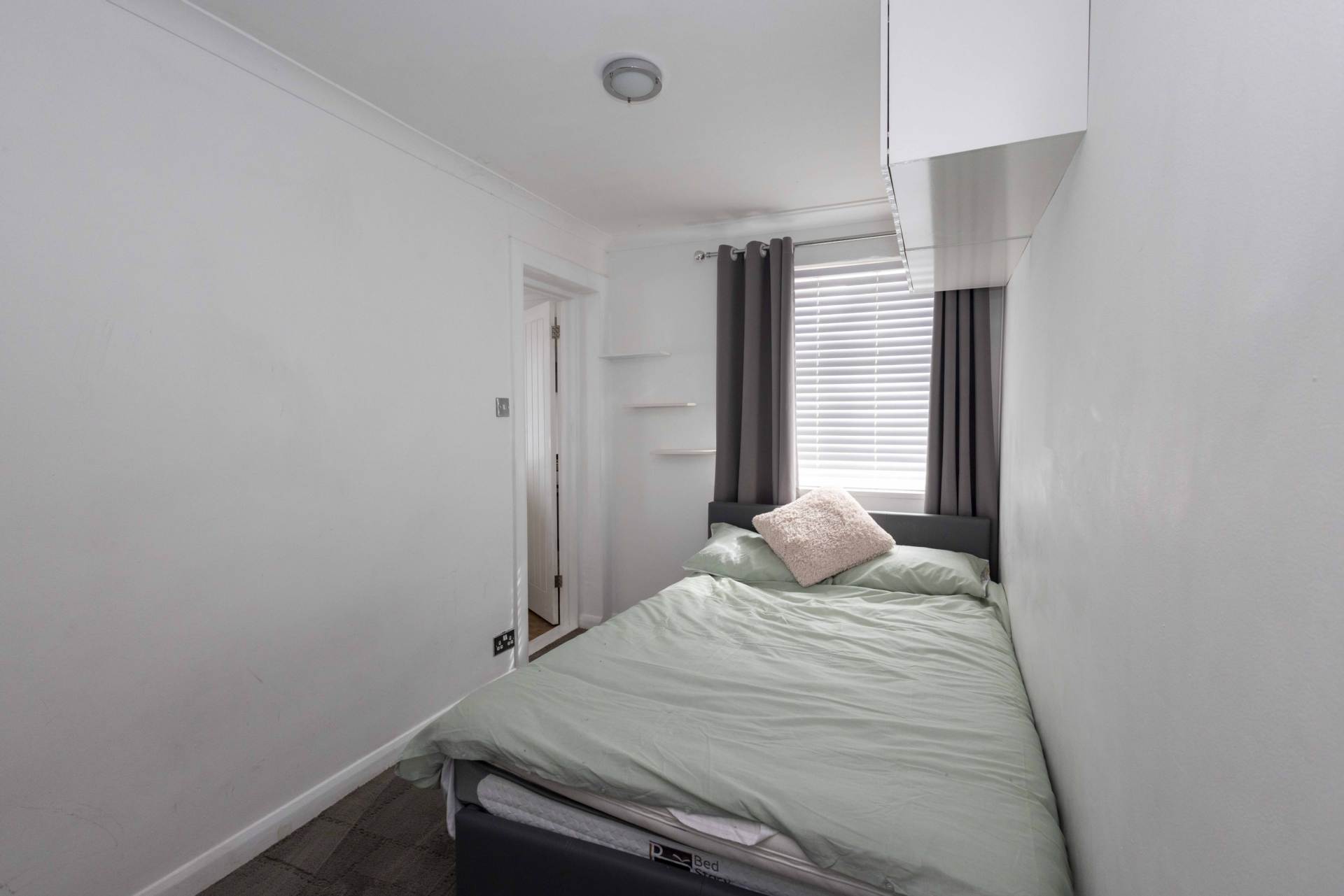 Windsor Close, Hayling Island, PO11, Image 6
