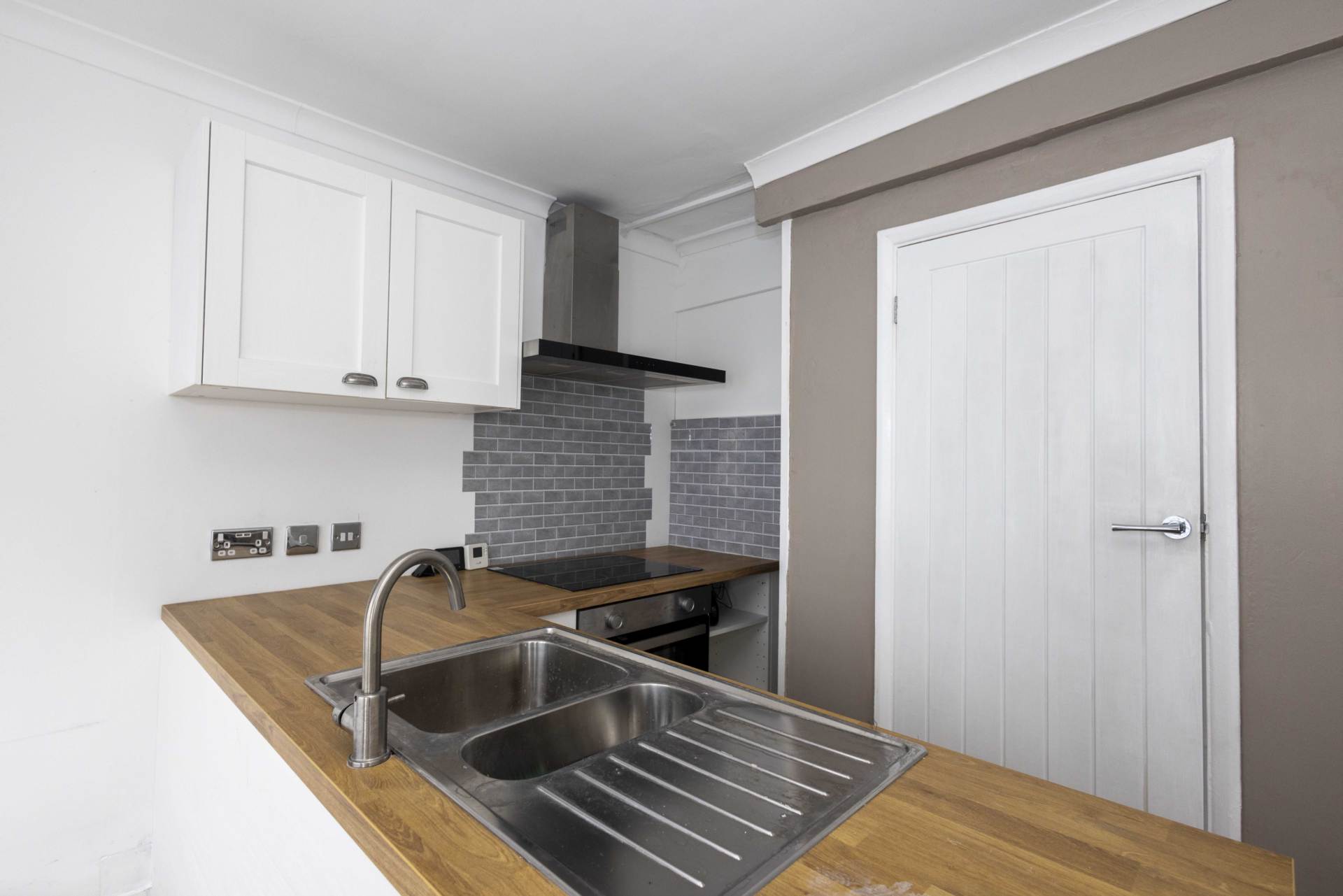 Windsor Close, Hayling Island, PO11, Image 8