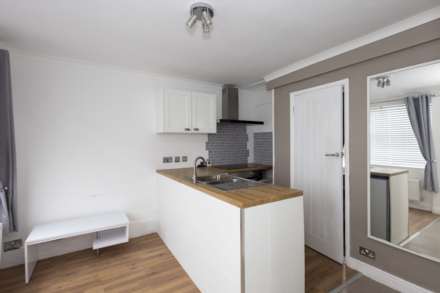 Windsor Close, Hayling Island, PO11, Image 4