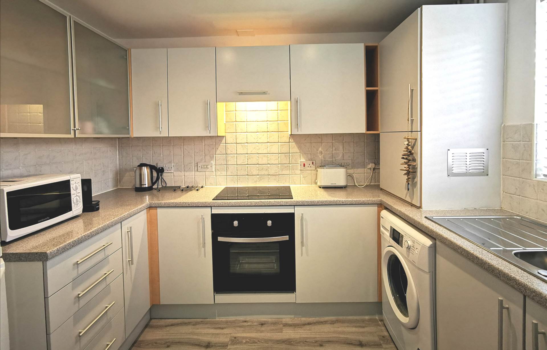 Hayward Place, Bracklesham, Image 2