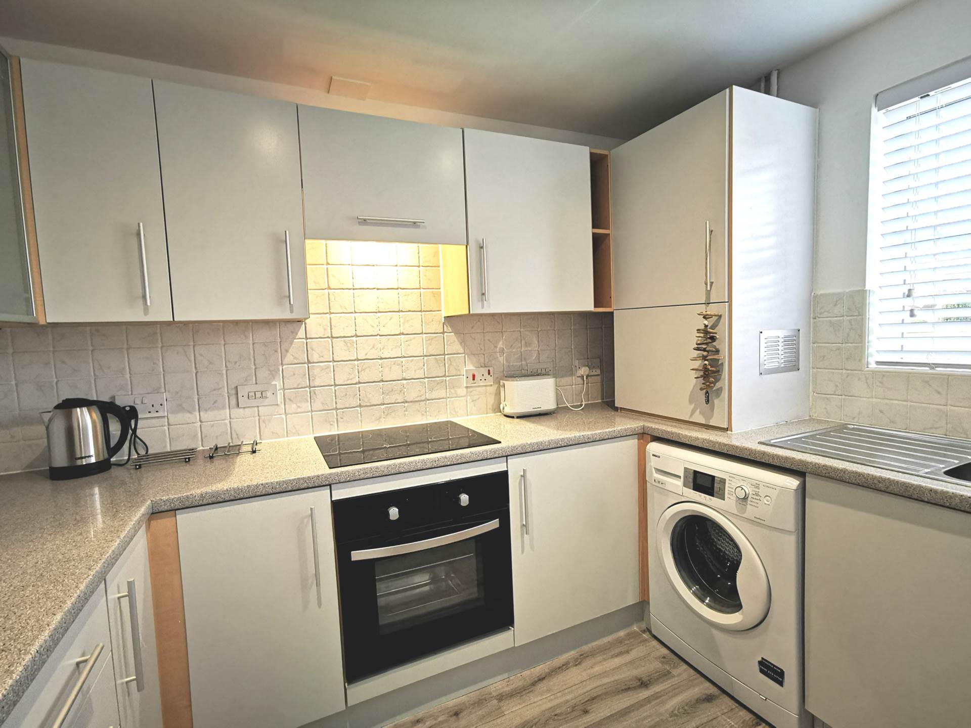 Hayward Place, Bracklesham, Image 5