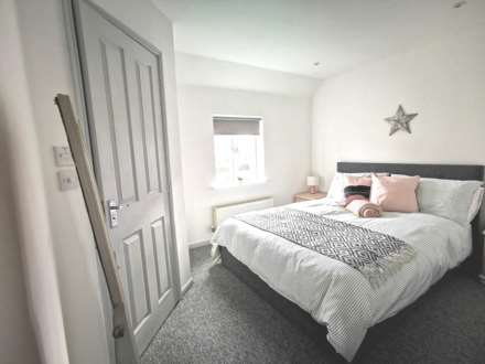 Hayward Place, Bracklesham, Image 3
