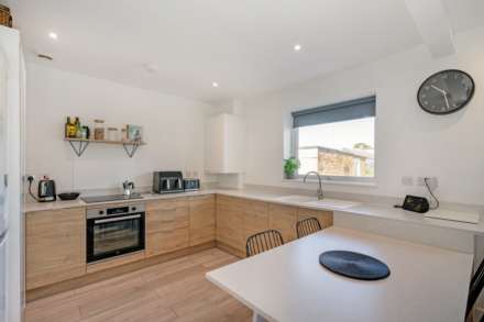 Sunnymead Drive, Waterlooville, PO7, Image 4