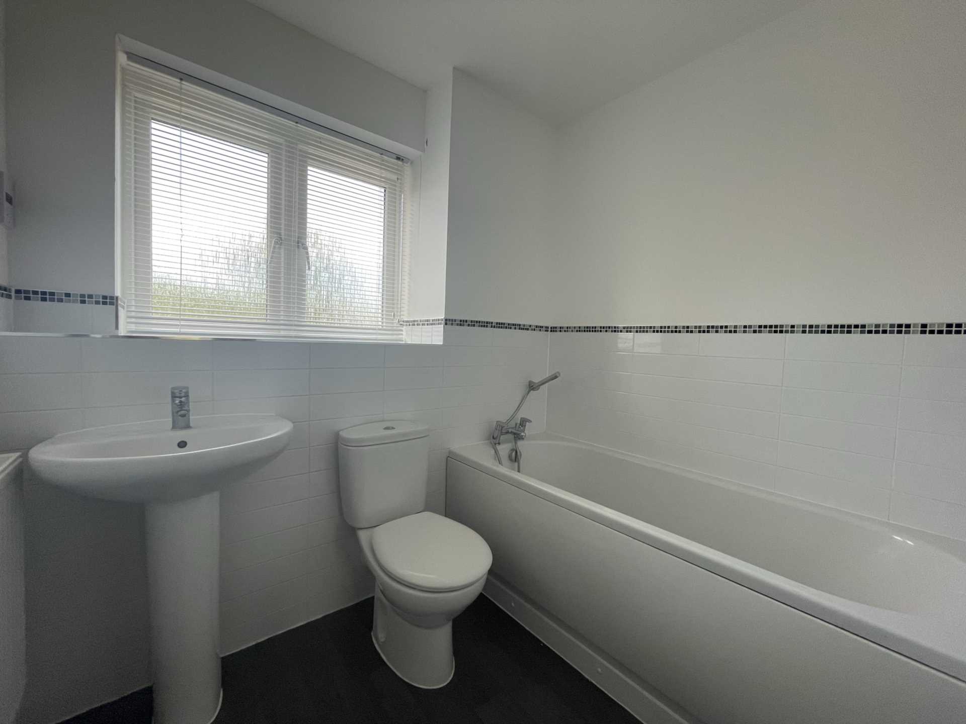 Old Common Close, Birdham, Image 11