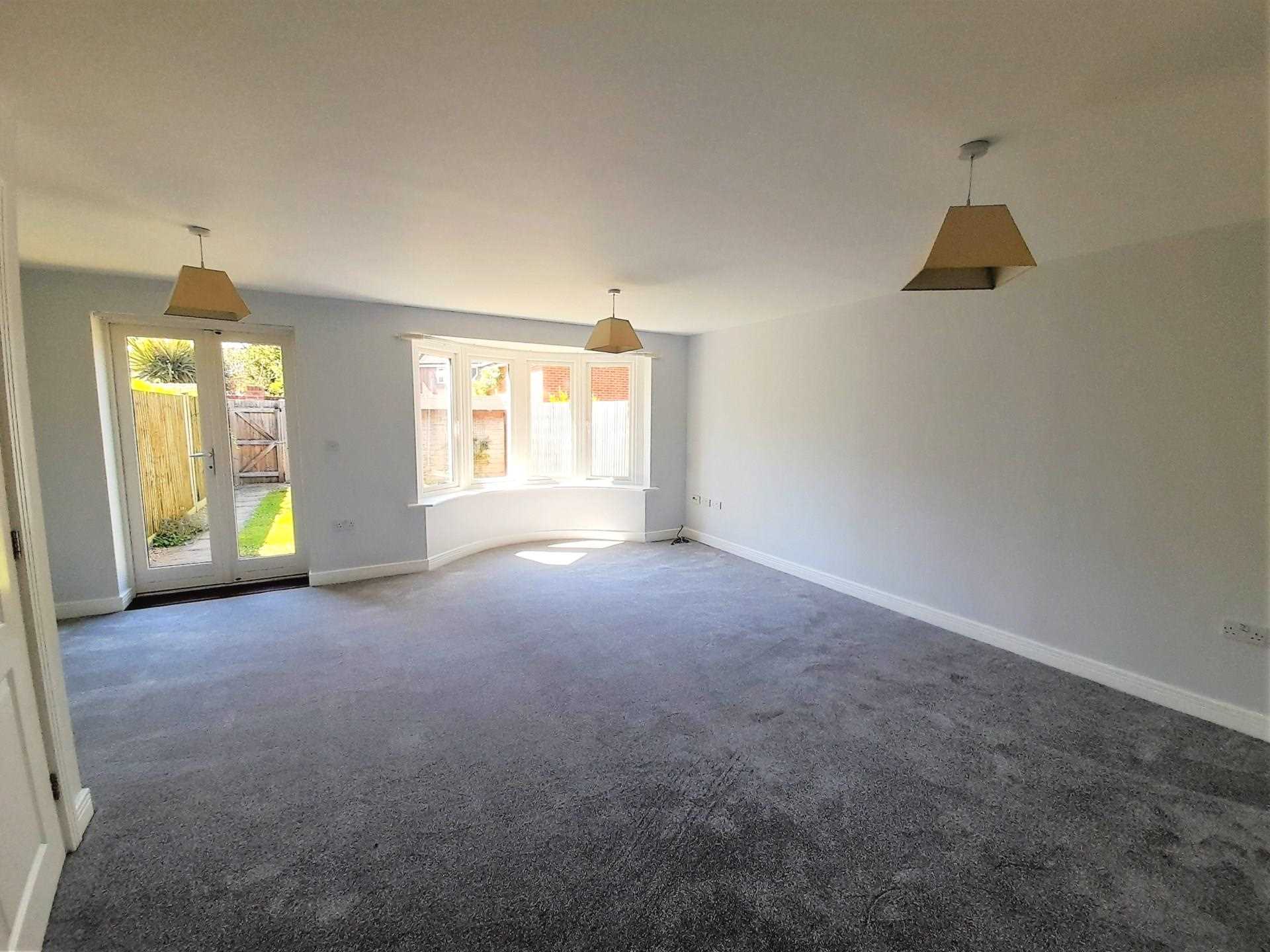 Old Common Close, Birdham, Image 4