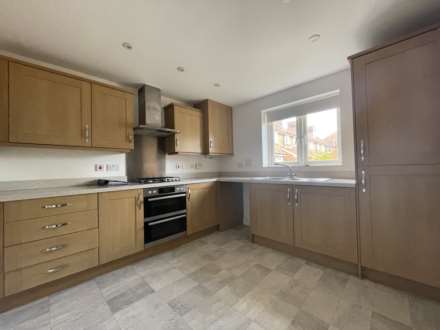 Old Common Close, Birdham, Image 2