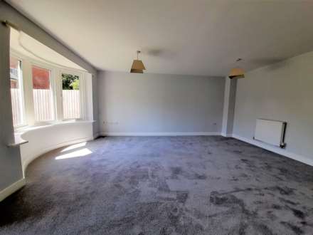 Old Common Close, Birdham, Image 5