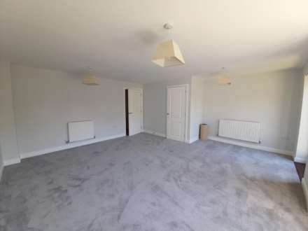 Old Common Close, Birdham, Image 6