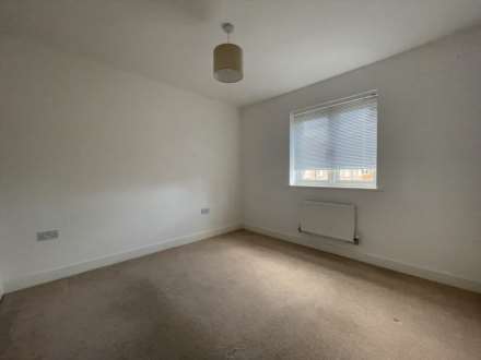 Old Common Close, Birdham, Image 8