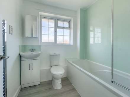 Kestrel Close, East Wittering, Image 9