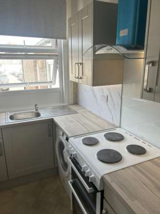 Canada Grove, Bognor Regis, Image 2