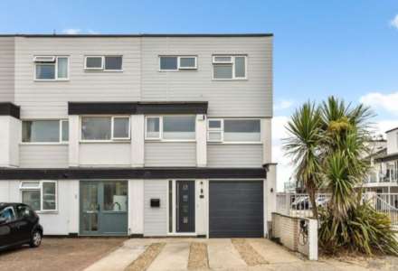 Marineside, Bracklesham Bay, PO20, Image 1