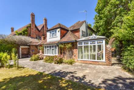 Chichester Road, West Wittering, West Sussex, PO20