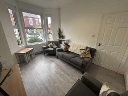 Meadows Road, Sale, Image 3