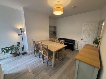 Meadows Road, Sale, Image 5