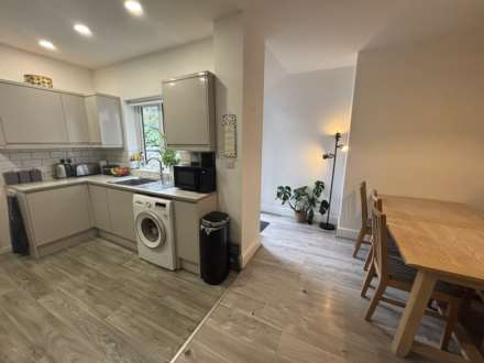Meadows Road, Sale, Image 6