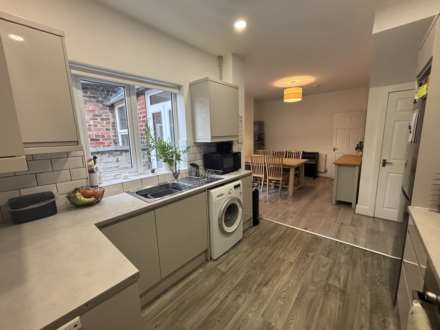 Meadows Road, Sale, Image 8