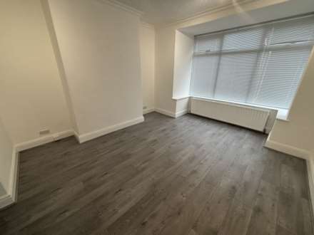 Fir Tree Avenue, Ashton-Under-Lyne, Image 4