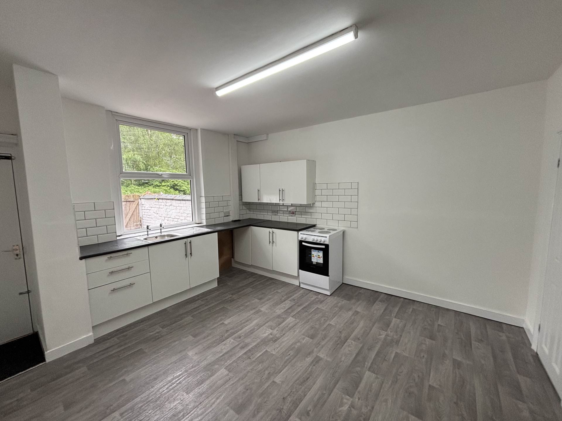 Coalshaw Green Road, Oldham, Image 4