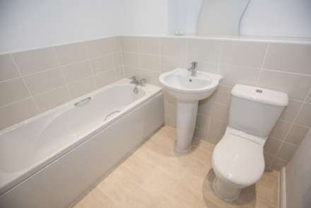 Racecourse Way, Salford, Image 6