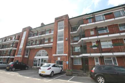 3 Bedroom Apartment, Carthorpe Arch, Eccles New Road, Salford