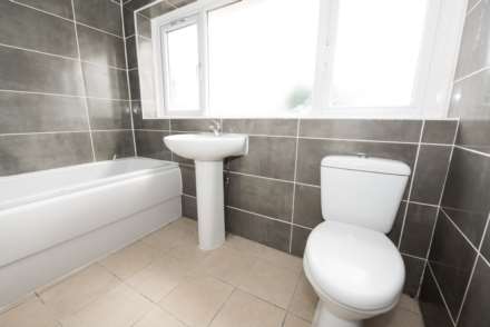 Sandygate Close, Swinton, Image 10