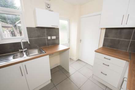 Sandygate Close, Swinton, Image 9