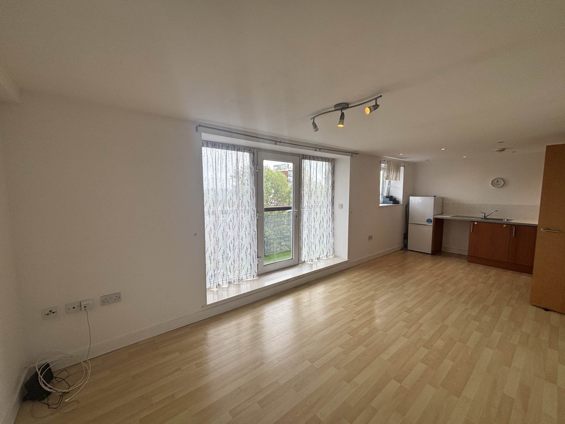 Lakeside Rise, Manchester, Image 3