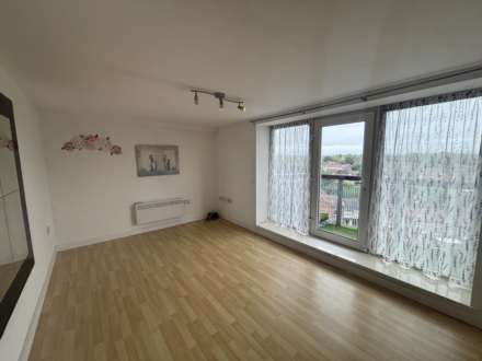 Lakeside Rise, Manchester, Image 2