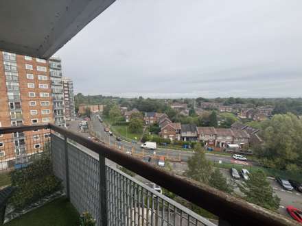 Lakeside Rise, Manchester, Image 8