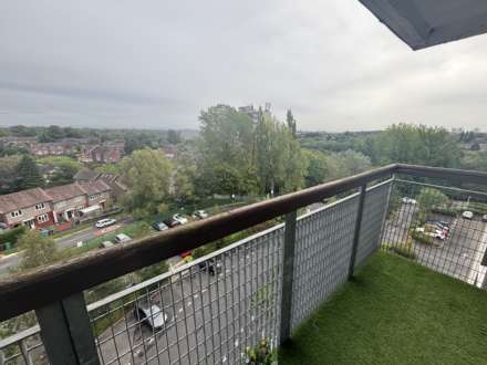 Lakeside Rise, Manchester, Image 9