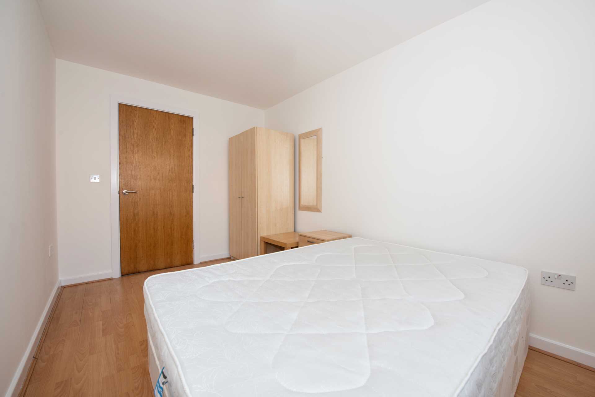 Sugarmill Square, Salford, Image 9