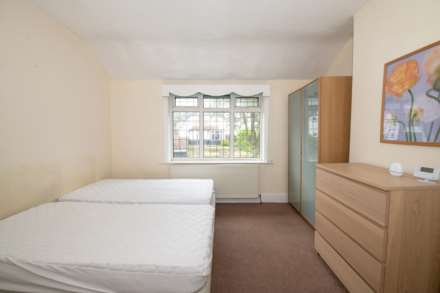 Flat 2, 30 Lichfield Drive, Manchester, Image 10