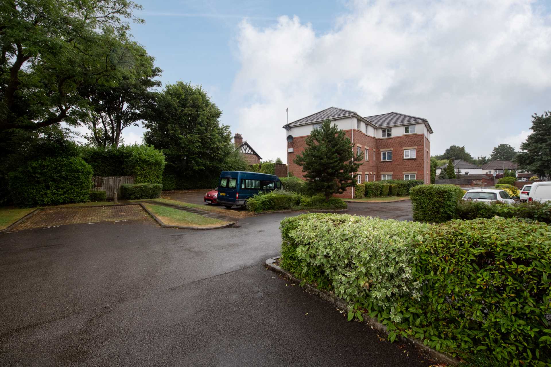 Lever Court, Salford, Image 12