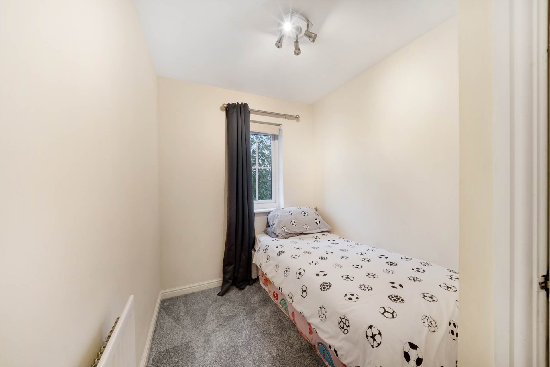 Ashurst Grove, Radcliffe, Image 11