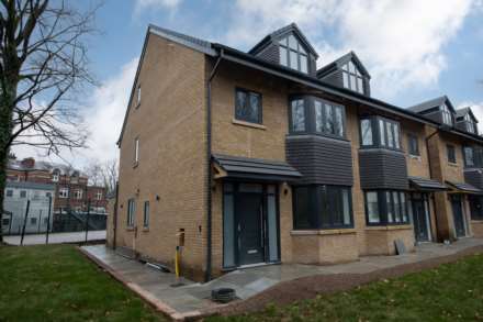 New Hall Gardens, New Hall Road, Broughton Park, Image 1