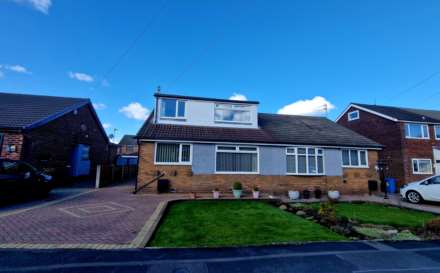 3 Bedroom Bungalow, Bodmin Close, Royton