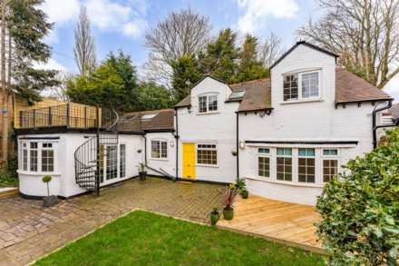 3 Bedroom Detached, Avondale Road, Whitefield