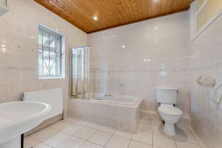 Lakeside Court, Old Hall Road, Broughton Park, Image 13