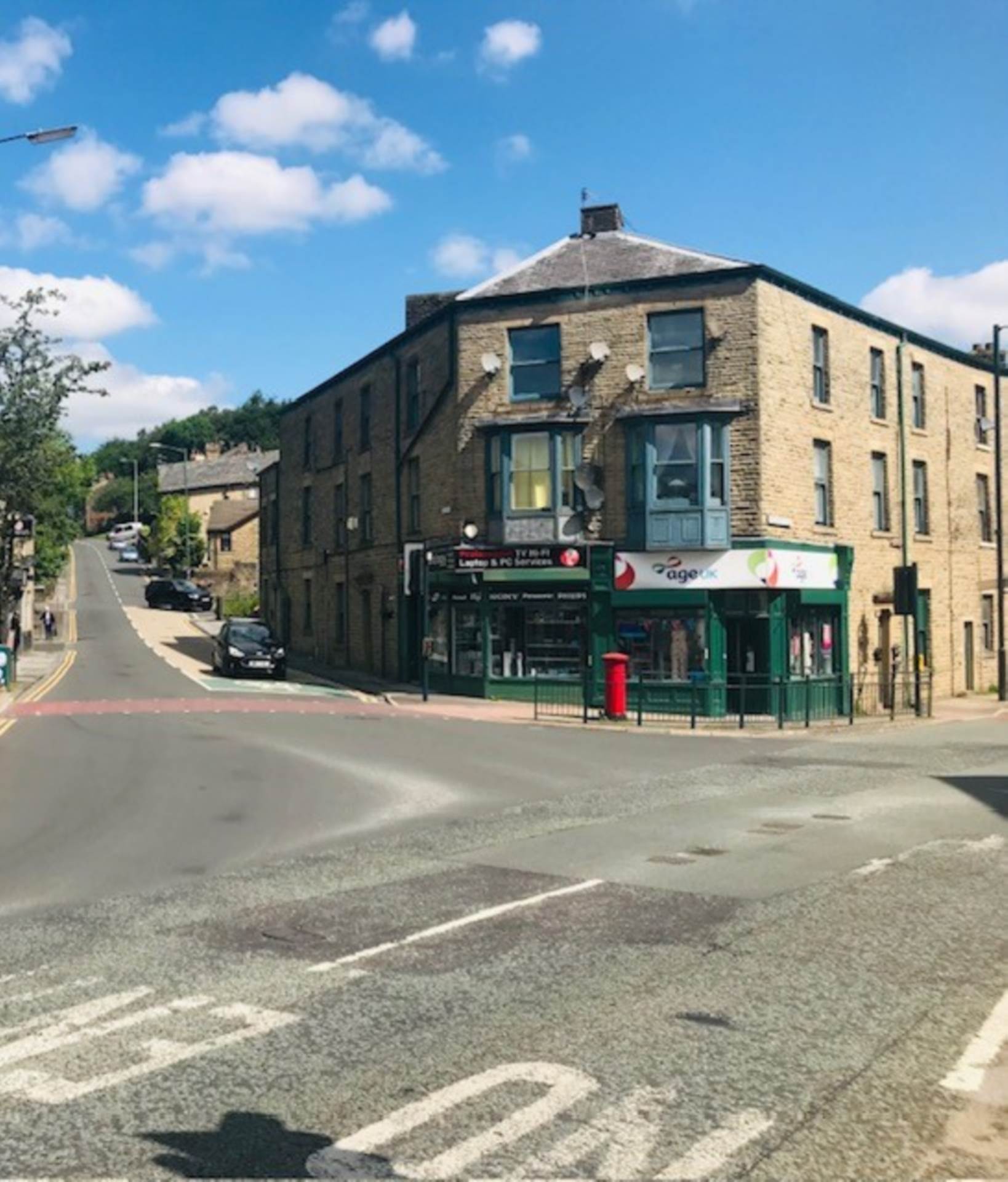 Lees Road, Mossley, Image 2