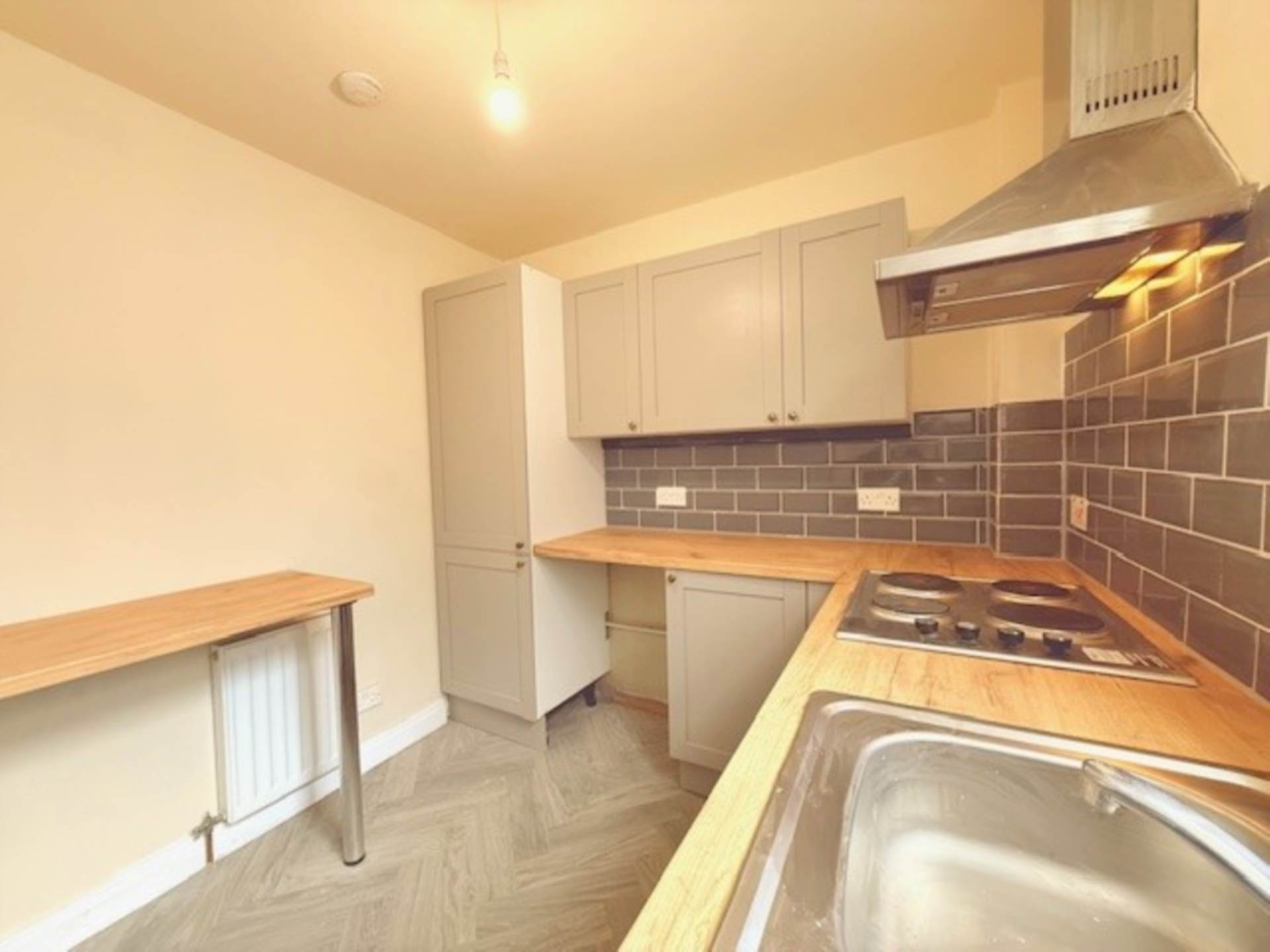 Lees Road, Mossley, Image 7
